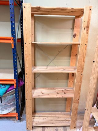 4 Estanterías de Madera