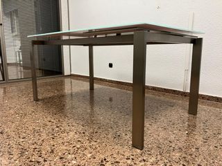 Mesa extensible cristal templado