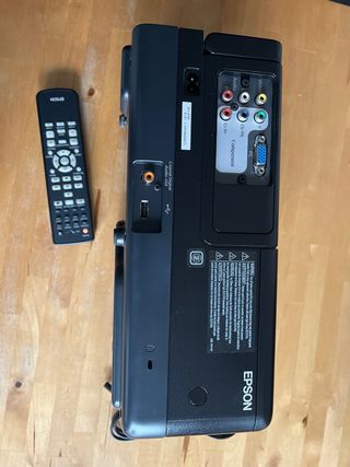 Proyector Epson  EH-DM2 con DVD y Mando