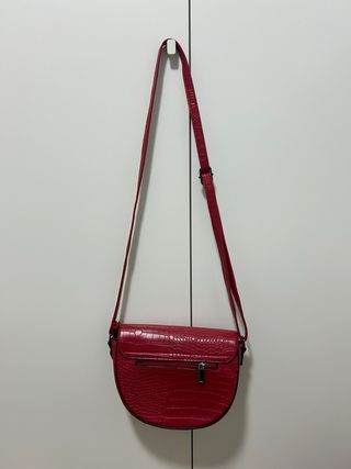 Bolso de hombro rojo