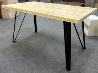 MESA DE COMEDOR ESTILO INDUSTRIAL