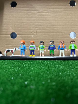 6 Figuras Playmobil niños y un perrito