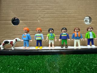 6 Figuras Playmobil niños y un perrito