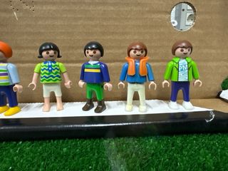 6 Figuras Playmobil niños y un perrito