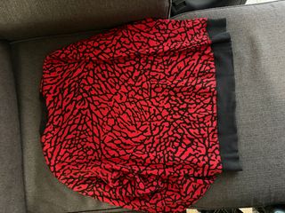 Sudadera Jordan Estampado Elefante Roja