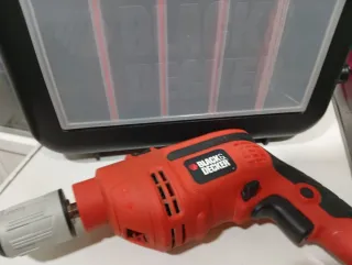 Taladro Black & Decker con maletín