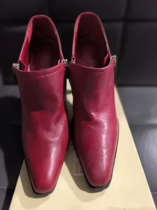 Botines de tacón morado/rojo