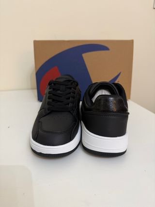 Zapatillas Champion Negras y Blancas