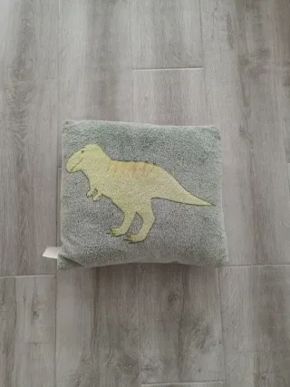 Cojín infantil dinosaurio