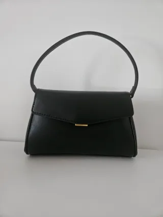 Bolso negro Zara solapa pequeño