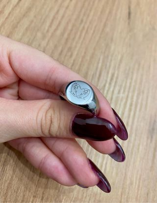 Anillo Sello Plateado cruzzi cruz cafune