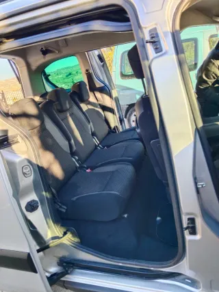 Peugeot parnet Peugeot 2015