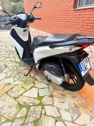 Honda scoopy SH 125i Sport