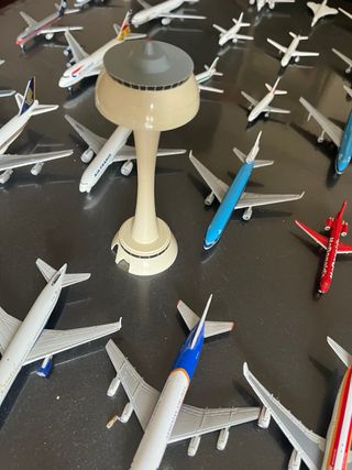 40 aerei in metallo + aeroporto