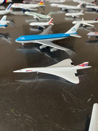 40 aerei in metallo + aeroporto