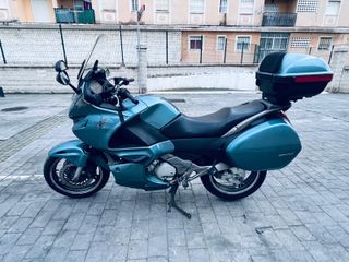 Moto Honda Deauville NT 700V