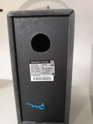 Equipo de música LG negro modelo FA162n