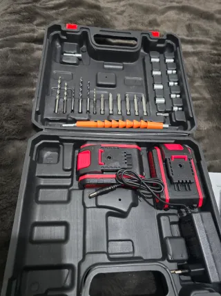 Taladro Inalámbrico con Accesorios