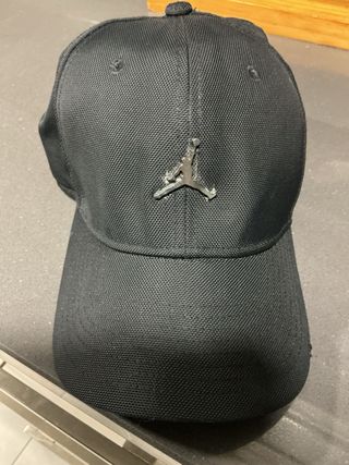 Gorra negra Nike Jordan
