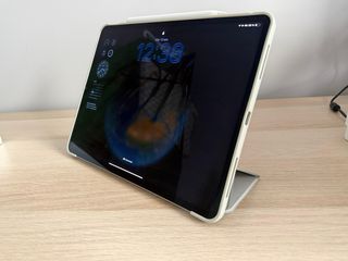 iPad Pro 12.9 6ª Gen + Accesorios