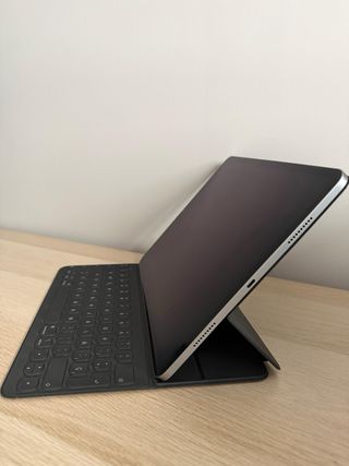 iPad Pro 12.9 6ª Gen + Accesorios