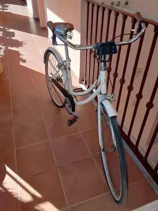 Bicicleta de paseo ,color vainilla