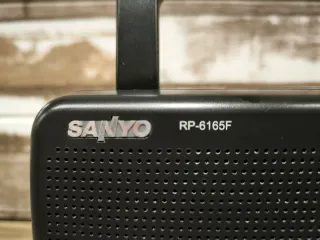 Radio Portátil Sanyo RP-6165F AM/FM