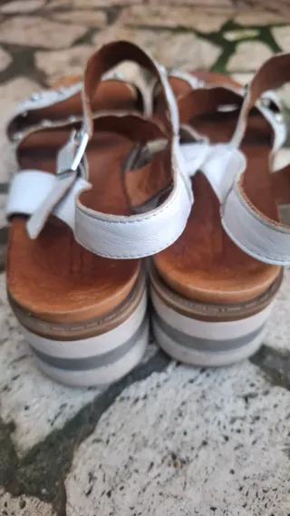 Sandali bianchi n.40 con borchie