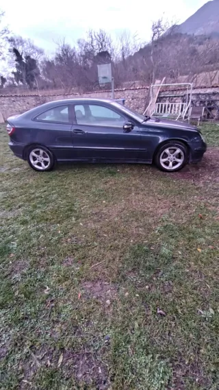 Mercedes-Benz Clase C 2005