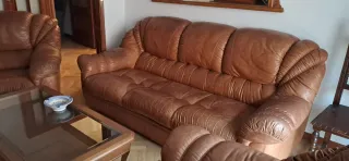 Sofás de piel marrón 3 plazas y dos individuales