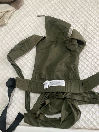 Mochila portabebés verde de stokke limas plus