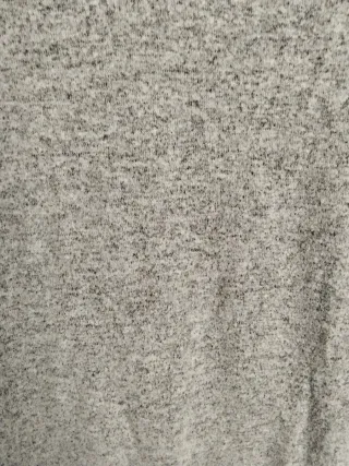 Vestido largo gris con abertura lateral