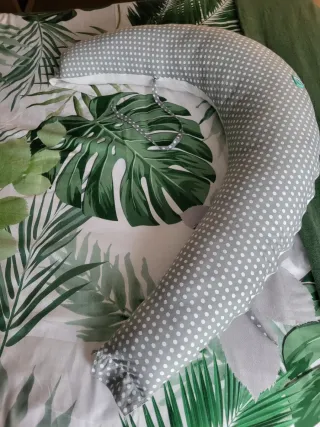 Cojín de lactancia y embarazo  grande gris lunares