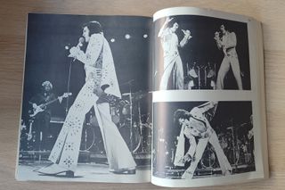 Elvis in Hollywood (livro em inglês; 1975)