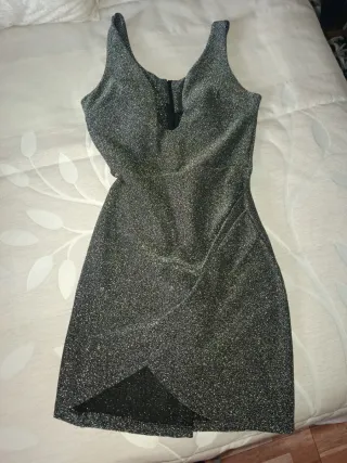 Vestidos de fiesta plateados y negros