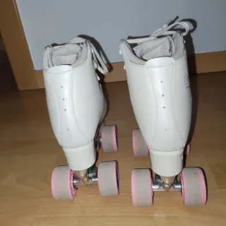 Patines de competición blancos