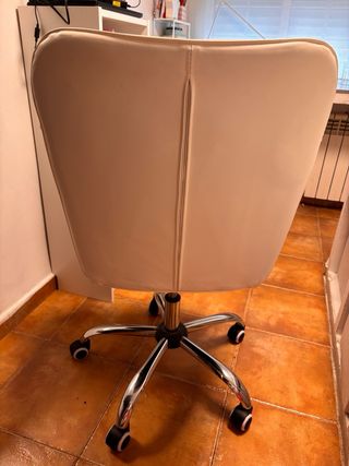 Silla de escritorio blanca