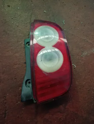 Piloto trasero derecho Nissan Micra