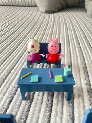 Figuras Peppa Pig en el colegio
