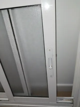 Ventana corredera baño aluminio blanco 69,5x 68,5.