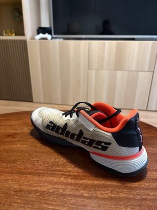 Zapatillas Adidas Padel Naranja y Blanco