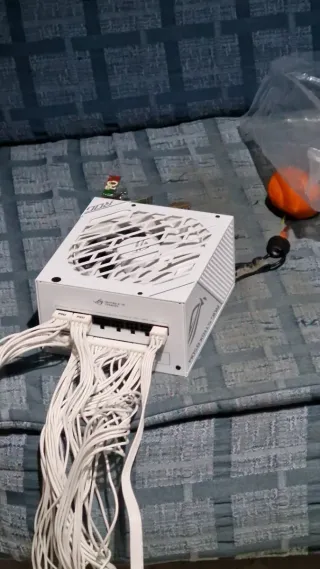 Alimentatore ASUS ROG STRIX 1000W Aura White