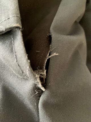 Abrigo Anerkjendt gris y negra