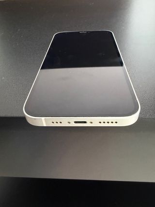 iPhone 12 128GB Blanco con accesorios