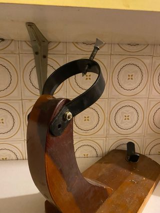 Jamonero de madera y metal