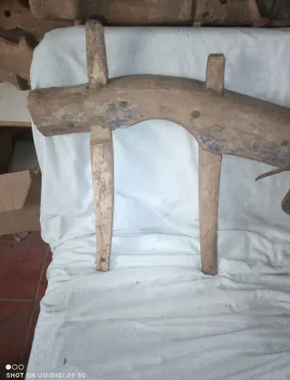 Yugo antiguo de madera