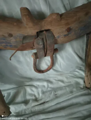 Yugo antiguo de madera