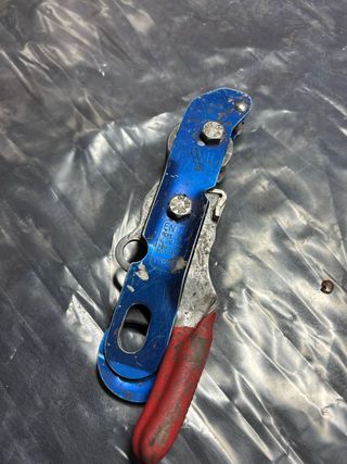 Descensor Petzl STOP Trabajos Verticales