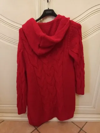 Cardigan lungo rosso con cappuccio