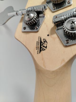 Music Man Stingray (Réplica) Bajo eléctrico